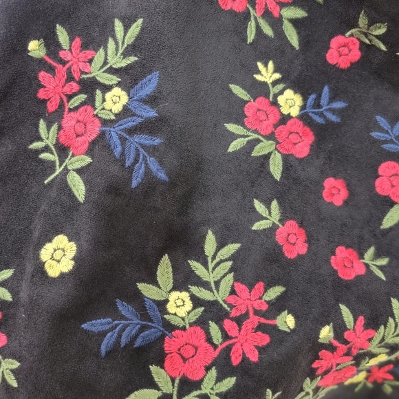 Forever 21 Floral Embroidered Black Moleskin Mini Skirt - Picture 5 of 6